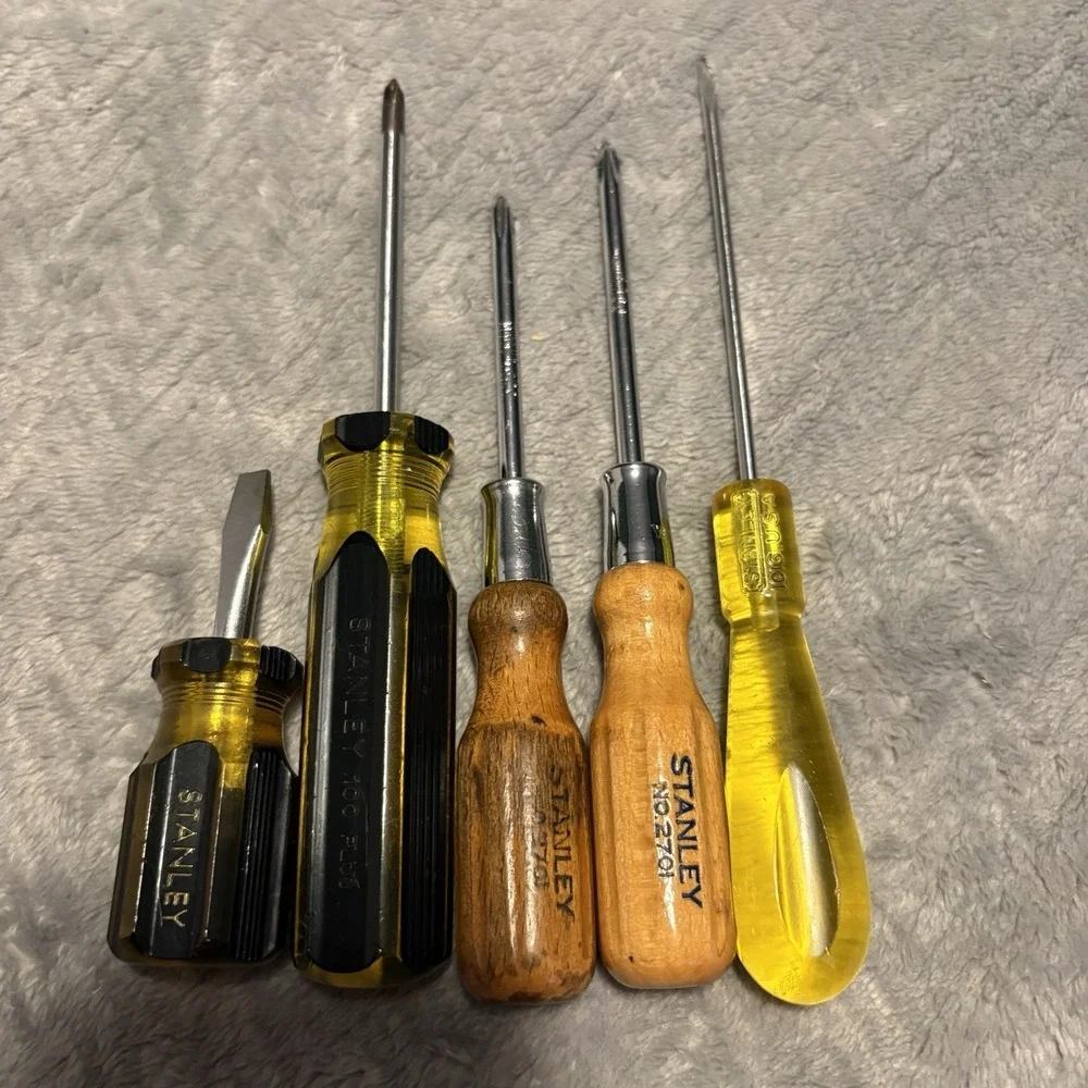 Lot Of Stanley Screwdrivers - 5 total